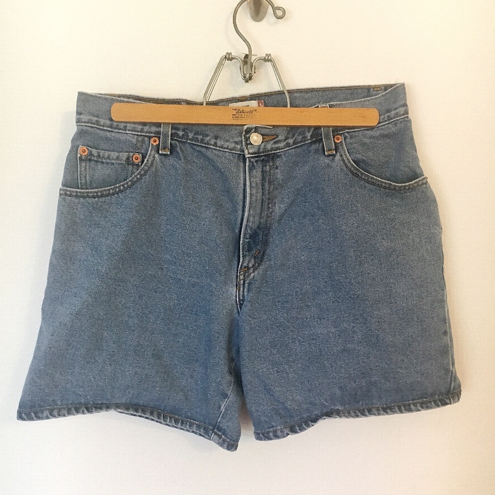 Vintage | Levi High-Waisted Jean Shorts